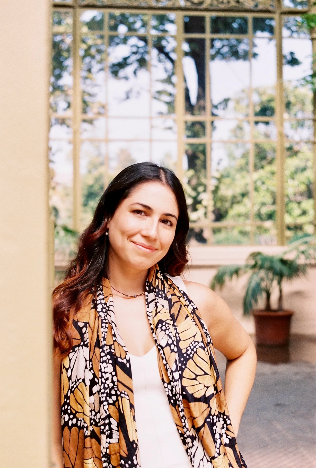 Karen Ibáñez in a quiet courtyard